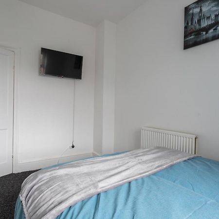 Home In Levenshulme, Manchester Bagian luar foto