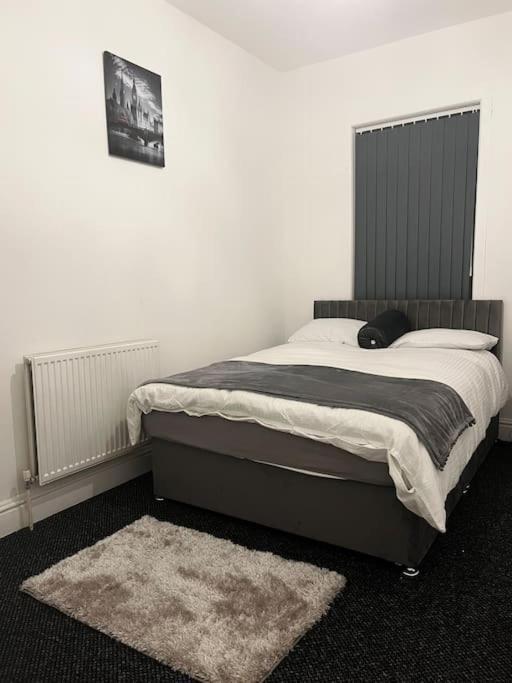 Home In Levenshulme, Manchester Bagian luar foto