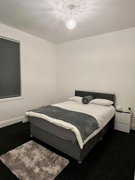 Home In Levenshulme, Manchester Bagian luar foto