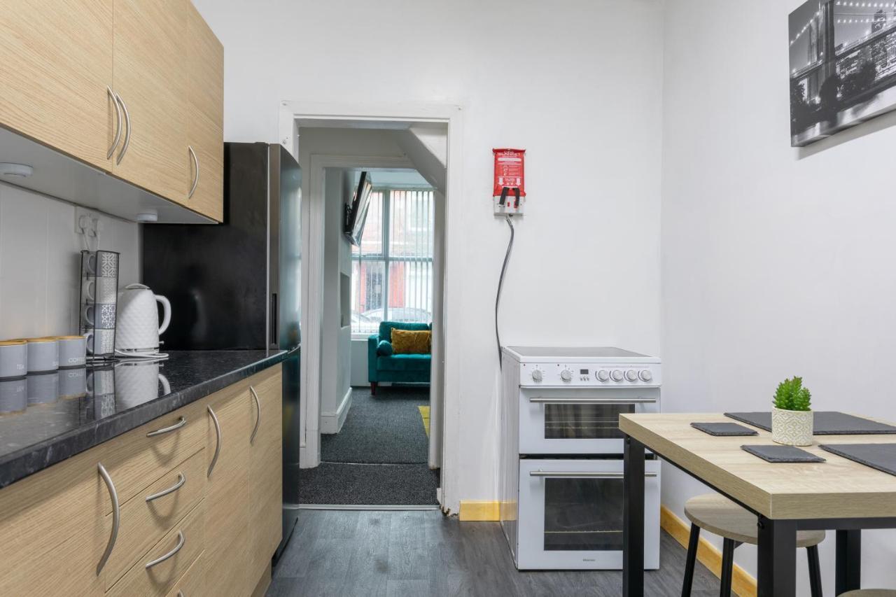 Home In Levenshulme, Manchester Bagian luar foto