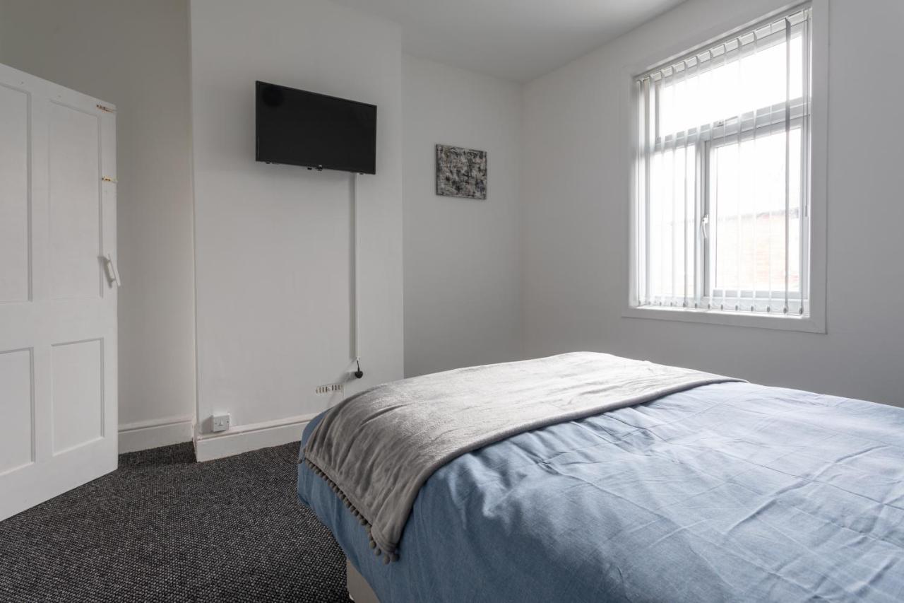 Home In Levenshulme, Manchester Bagian luar foto